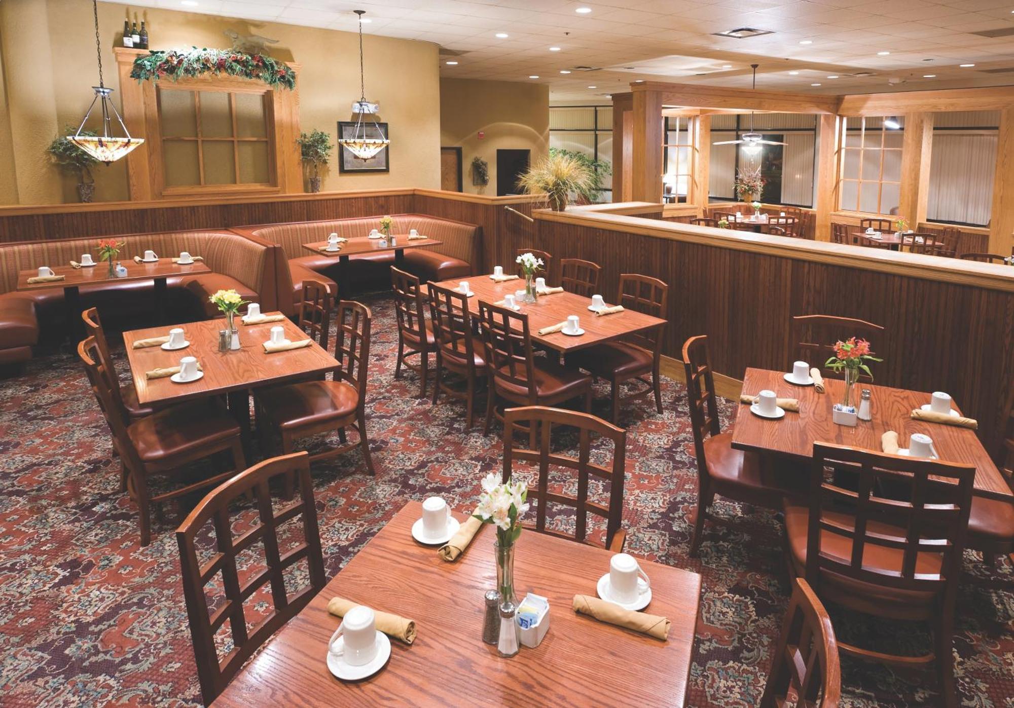 Ramkota Hotel Pierre Restaurace fotografie